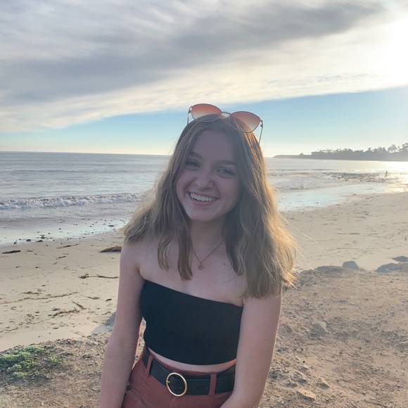 Meet your Posher, Halle - Picture 1 of 1